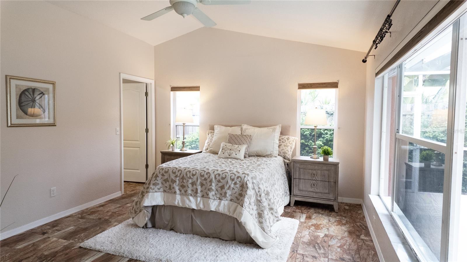 Image 22 of 38 For 12744 Pineforest Way E