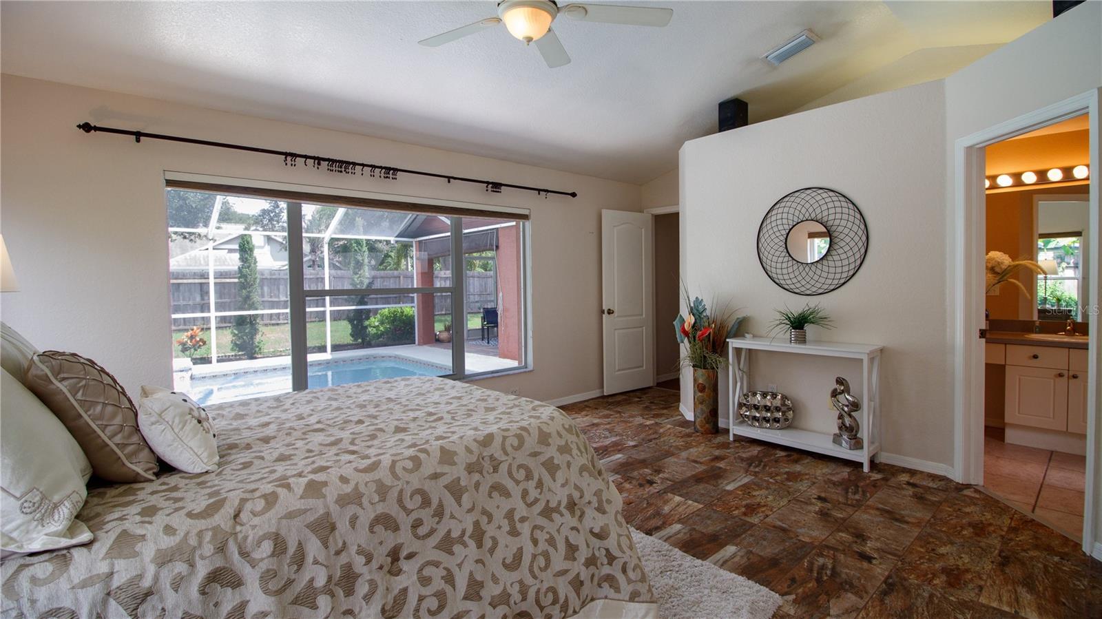 Image 25 of 38 For 12744 Pineforest Way E