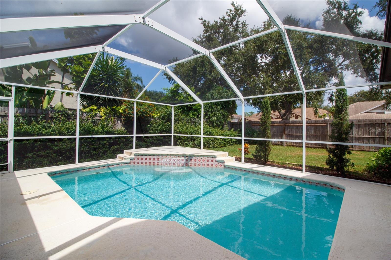 Image 32 of 38 For 12744 Pineforest Way E