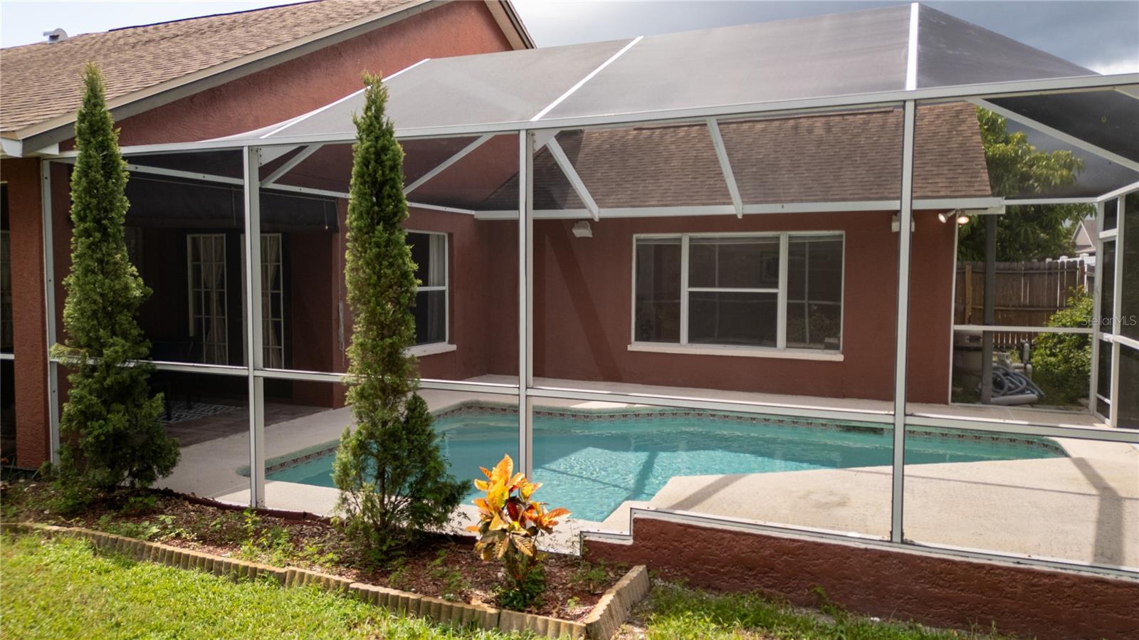 Image 34 of 38 For 12744 Pineforest Way E