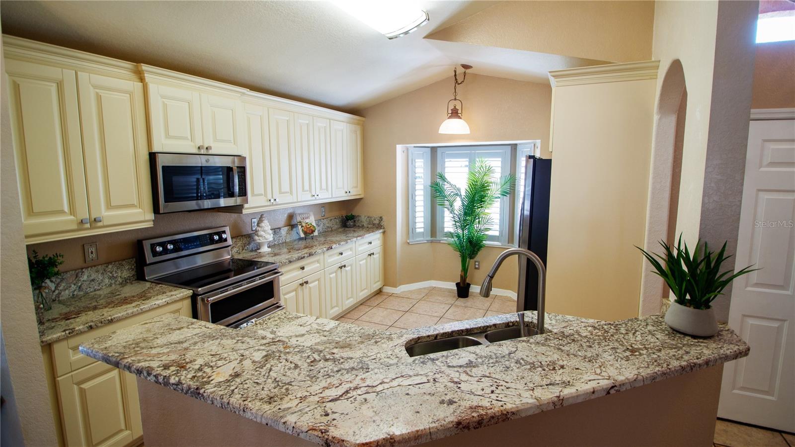 Image 9 of 38 For 12744 Pineforest Way E