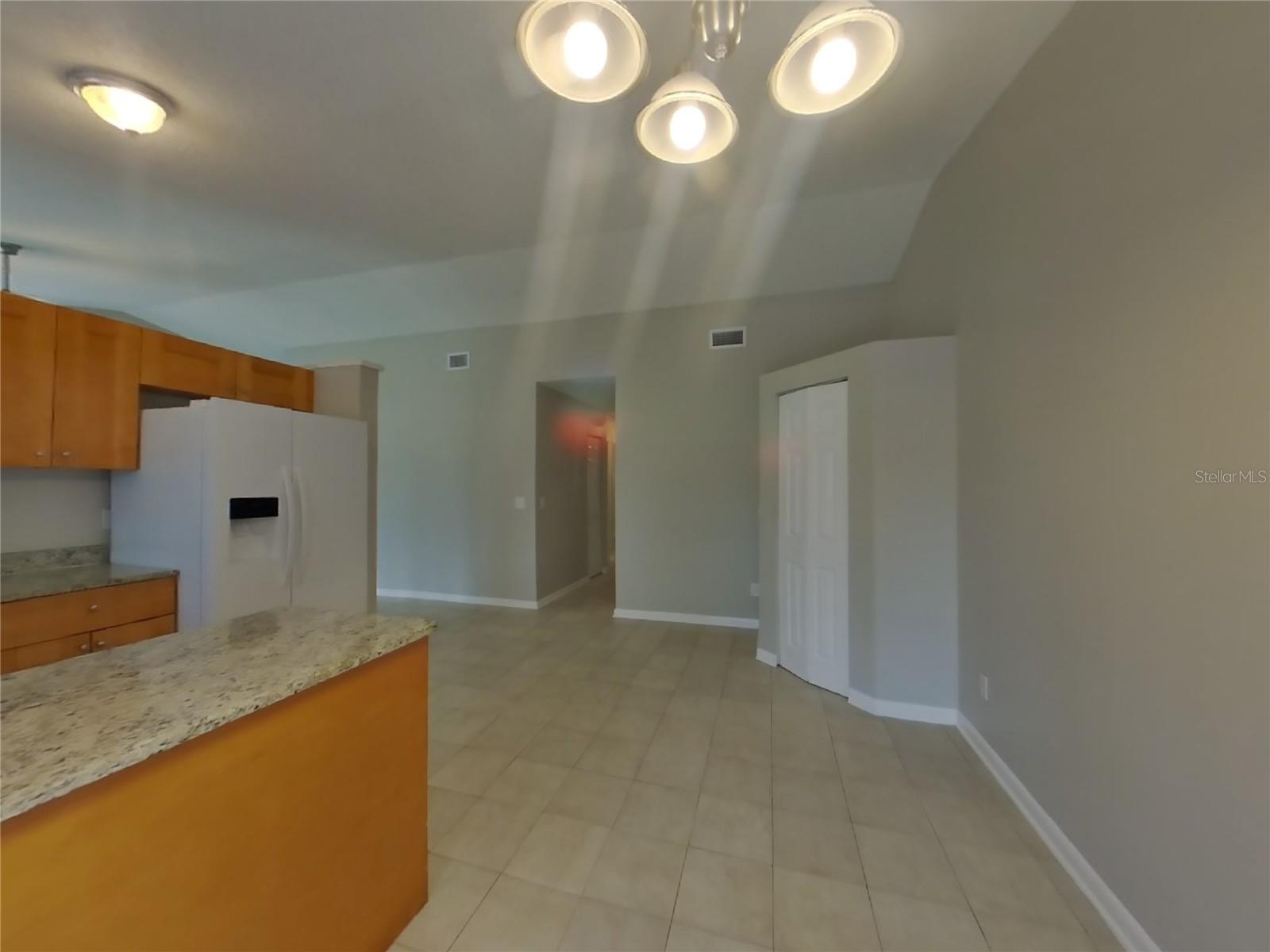 Image 4 of 16 For 10378 Rosemount Drive
