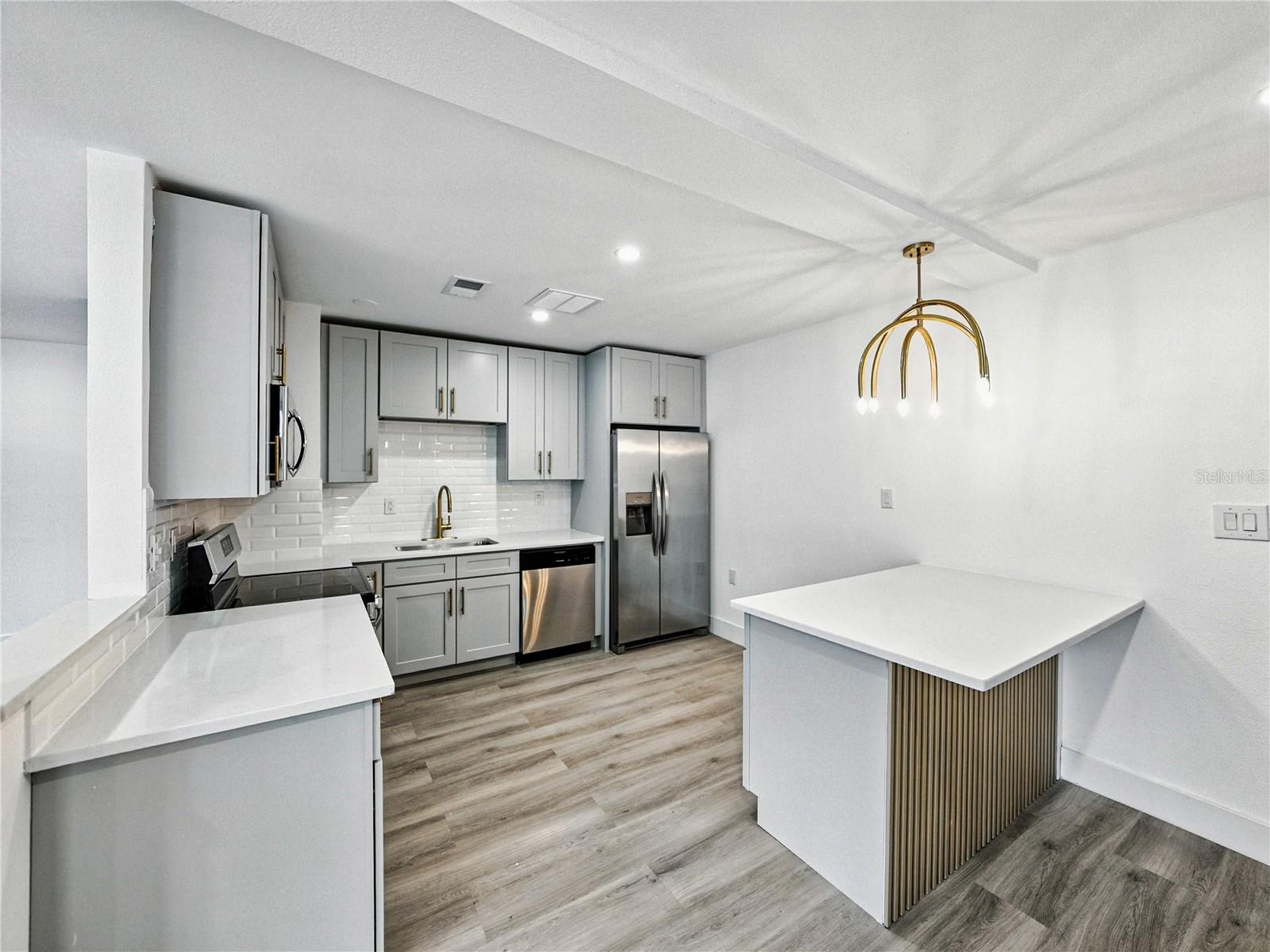 Image 12 of 56 For 1420 Meadowbrook Avenue