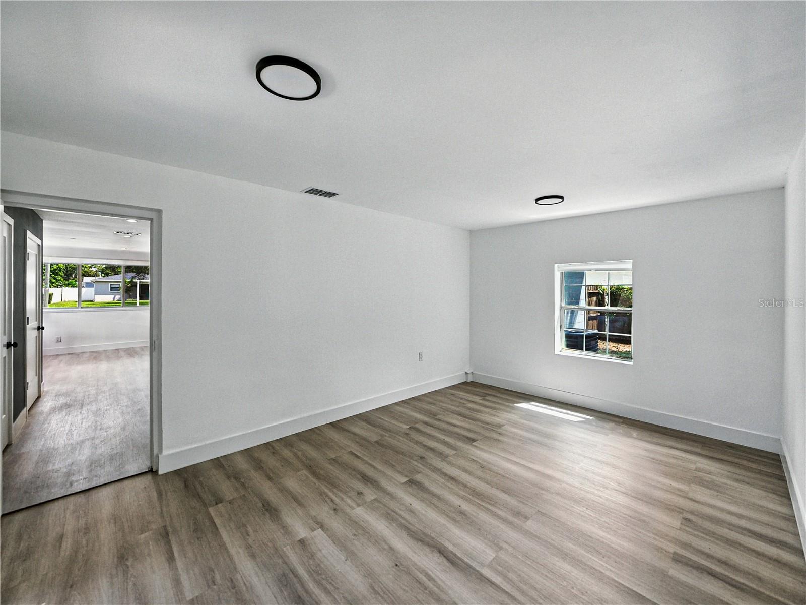 Image 21 of 56 For 1420 Meadowbrook Avenue