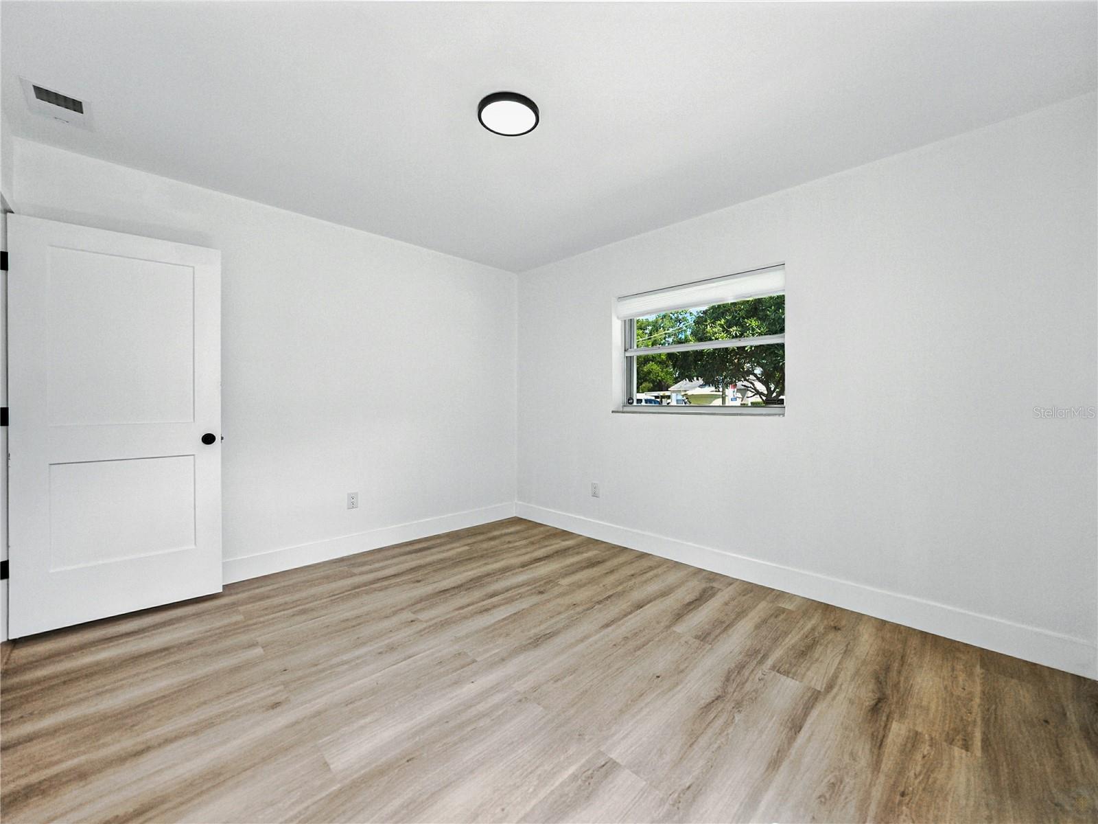 Image 29 of 56 For 1420 Meadowbrook Avenue