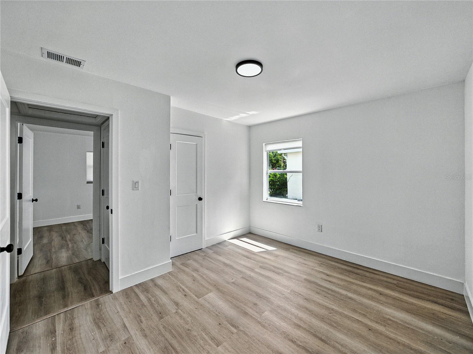 Image 31 of 56 For 1420 Meadowbrook Avenue