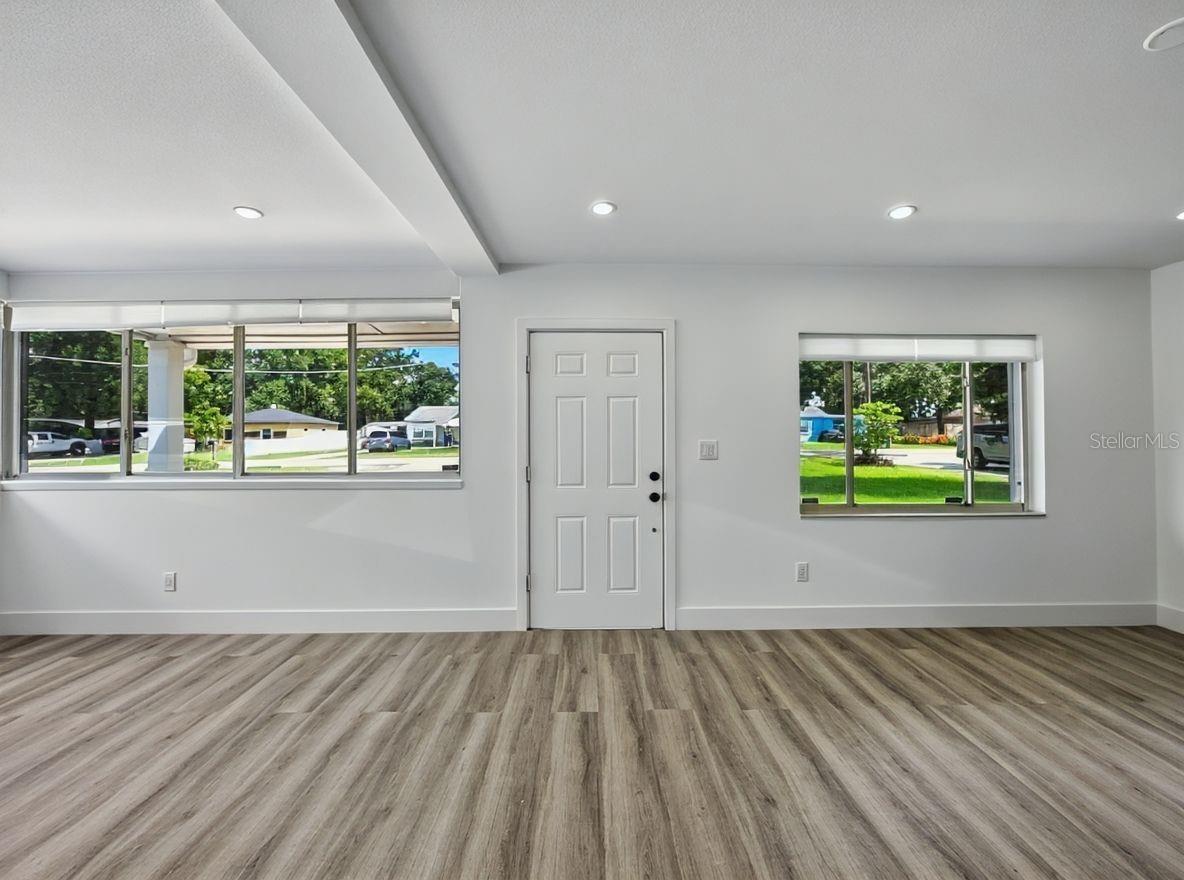 Image 6 of 56 For 1420 Meadowbrook Avenue