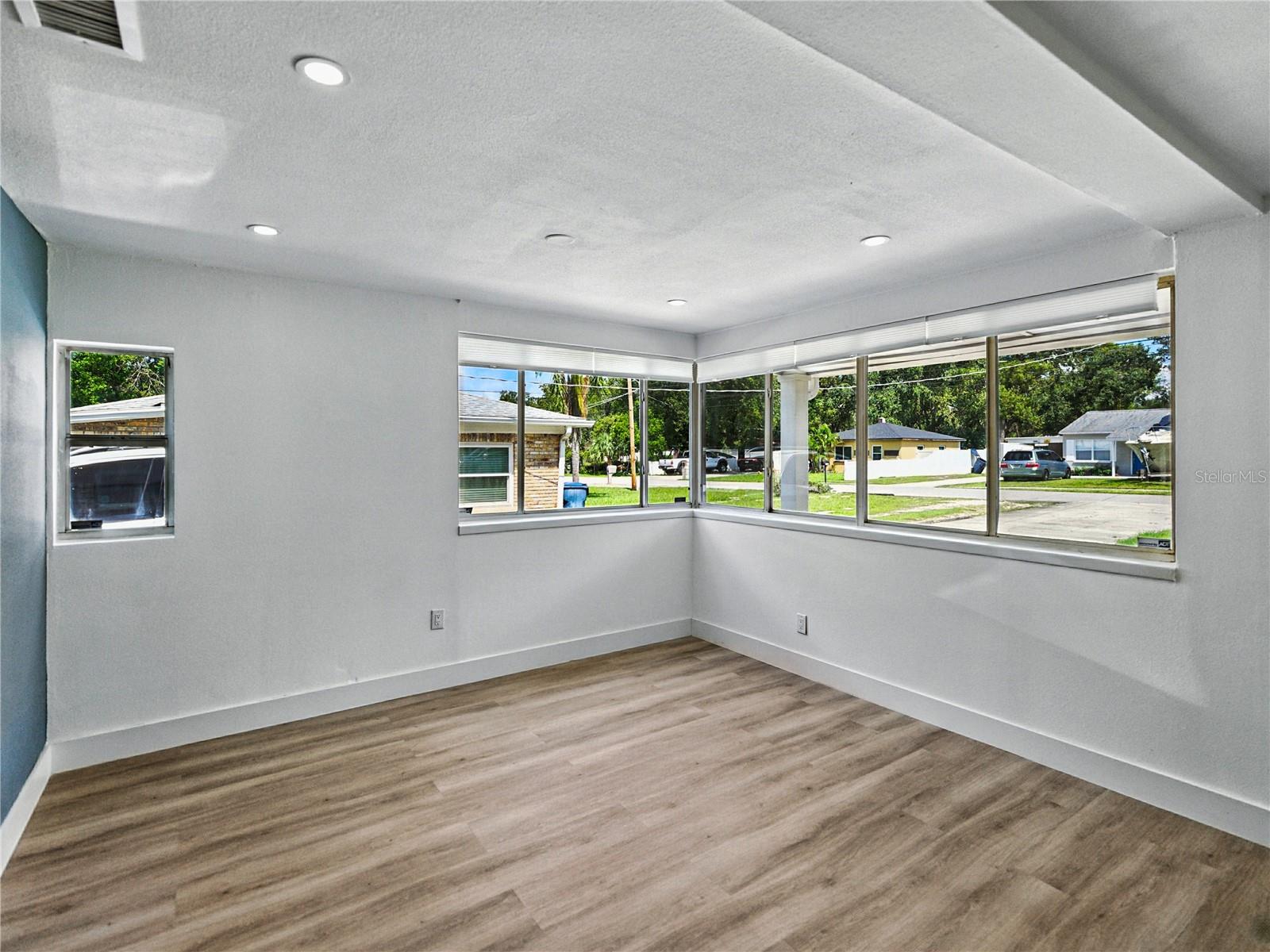 Image 9 of 56 For 1420 Meadowbrook Avenue