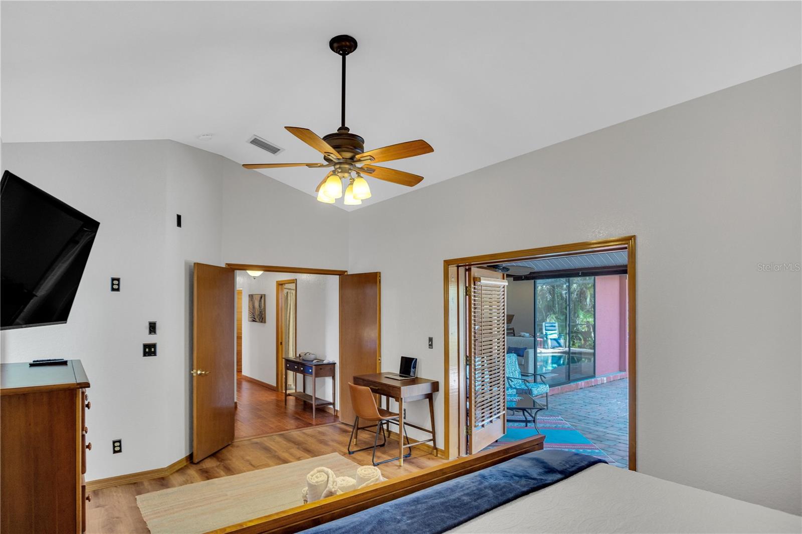 Image 30 of 56 For 1917 Spanish Oaks Drive N