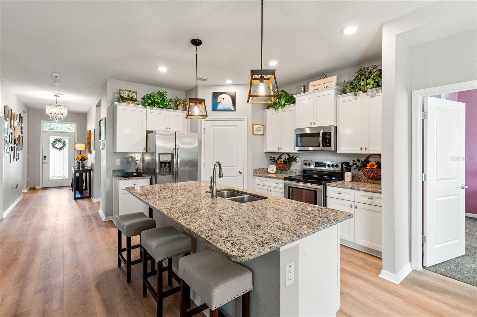 Listing photo id 11 for 12526 Eastpointe Drive