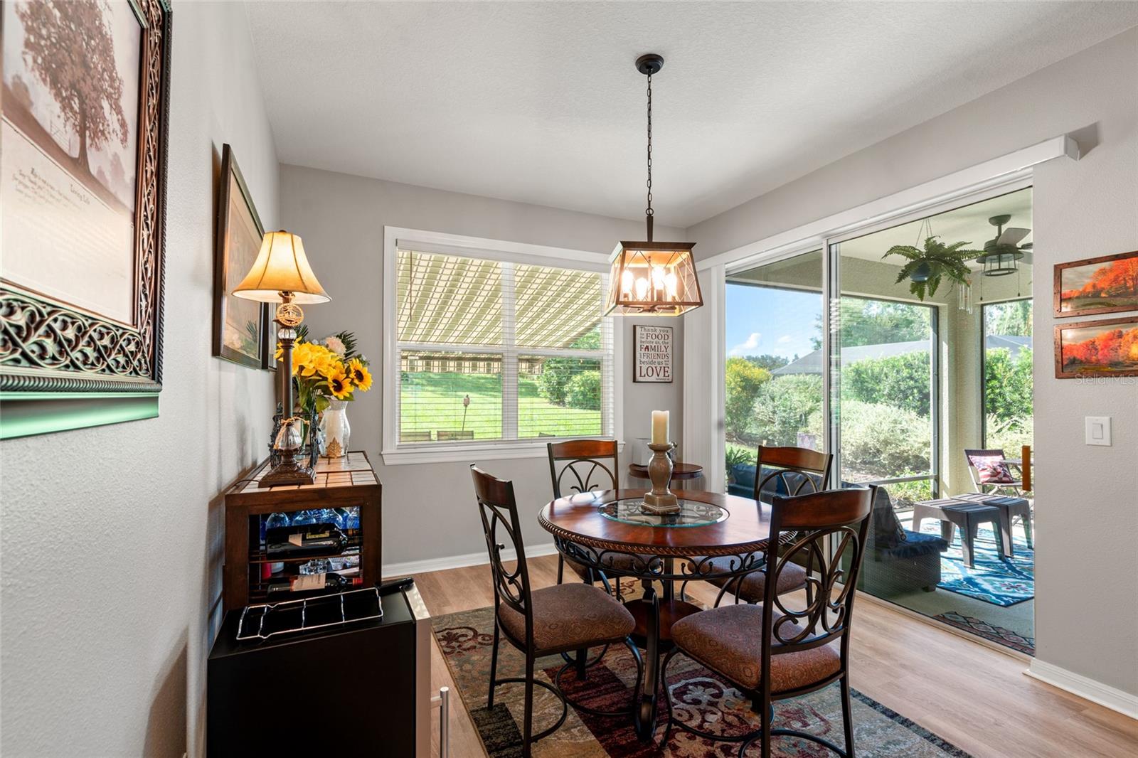 Listing photo id 16 for 12526 Eastpointe Drive