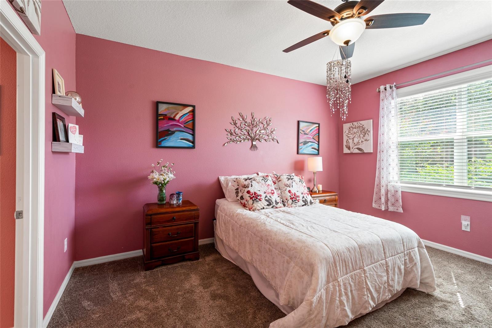 Listing photo id 17 for 12526 Eastpointe Drive