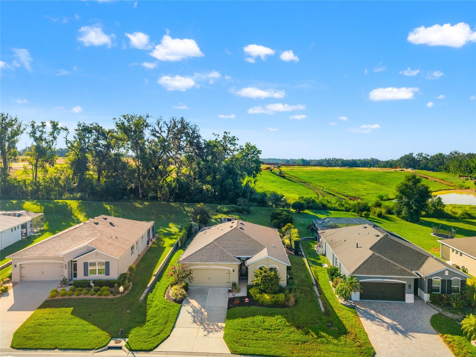Listing photo id 0 for 12526 Eastpointe Drive