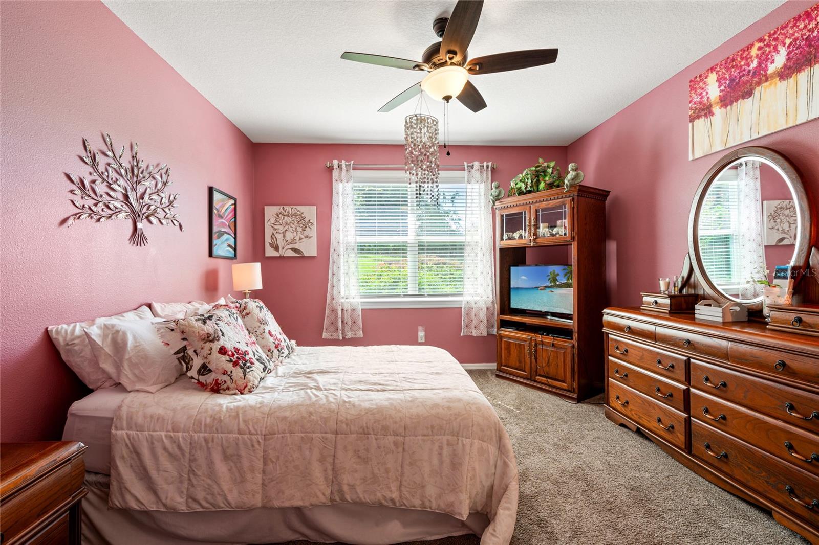 Listing photo id 18 for 12526 Eastpointe Drive