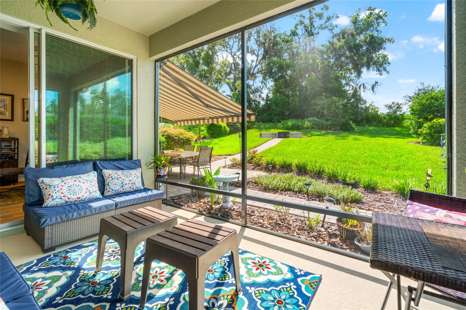 Listing photo id 23 for 12526 Eastpointe Drive