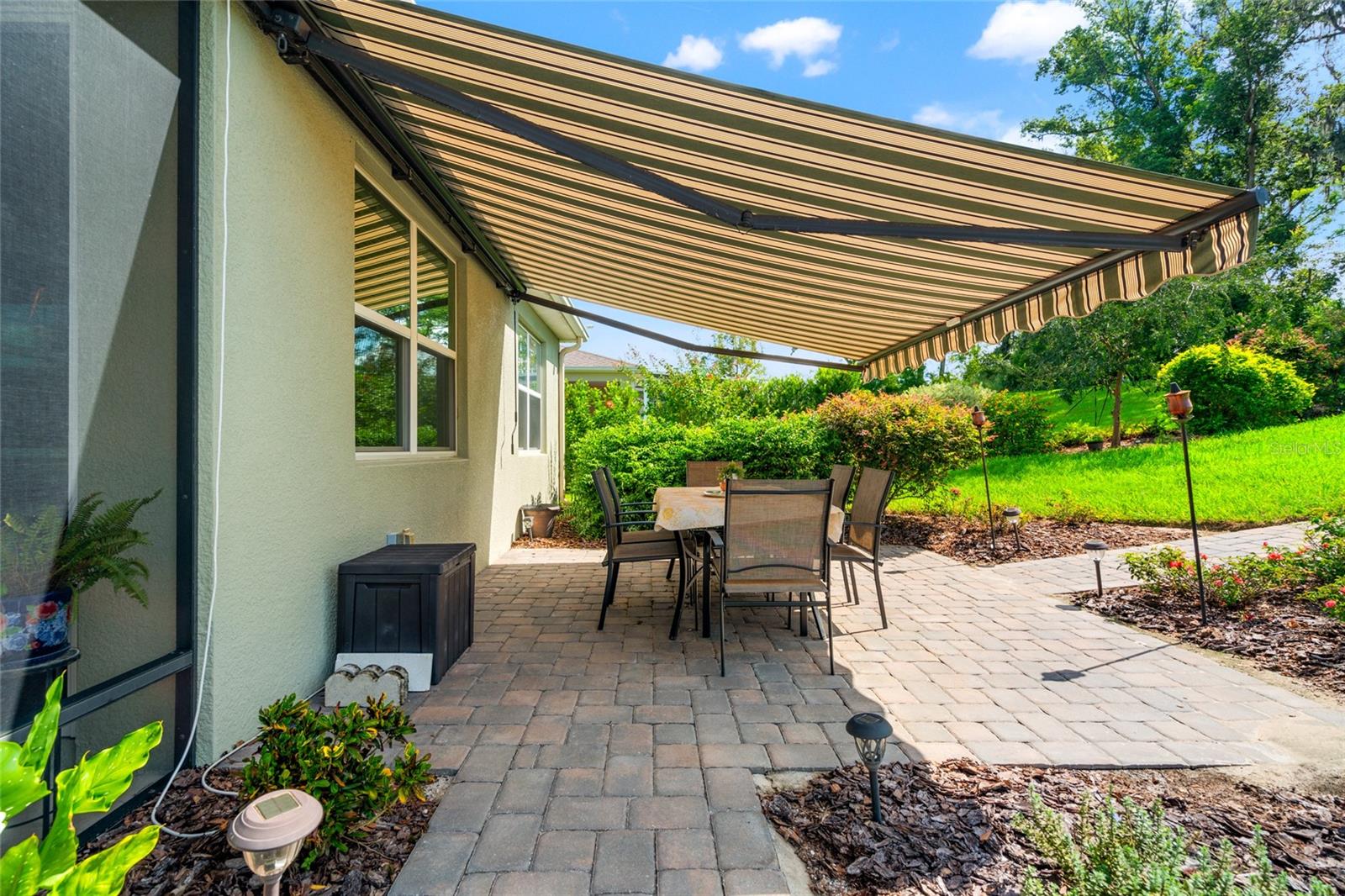 Listing photo id 25 for 12526 Eastpointe Drive