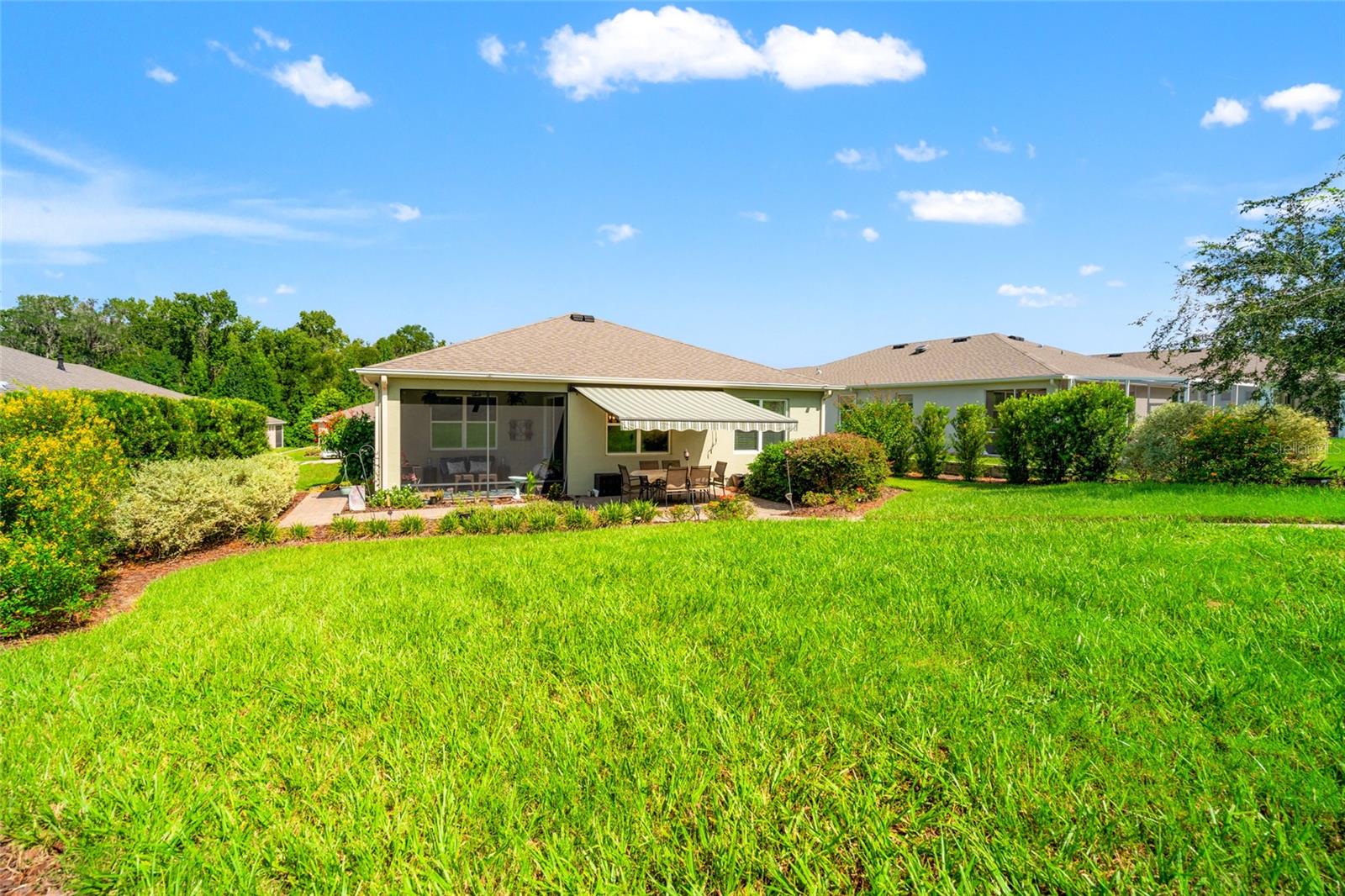 Listing photo id 32 for 12526 Eastpointe Drive