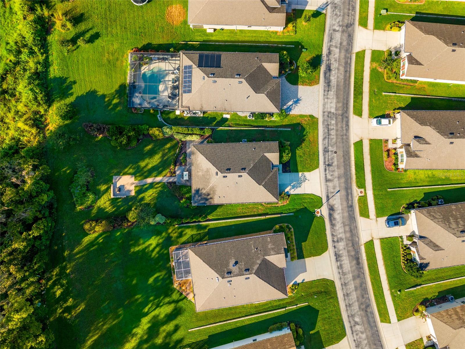 Listing photo id 34 for 12526 Eastpointe Drive