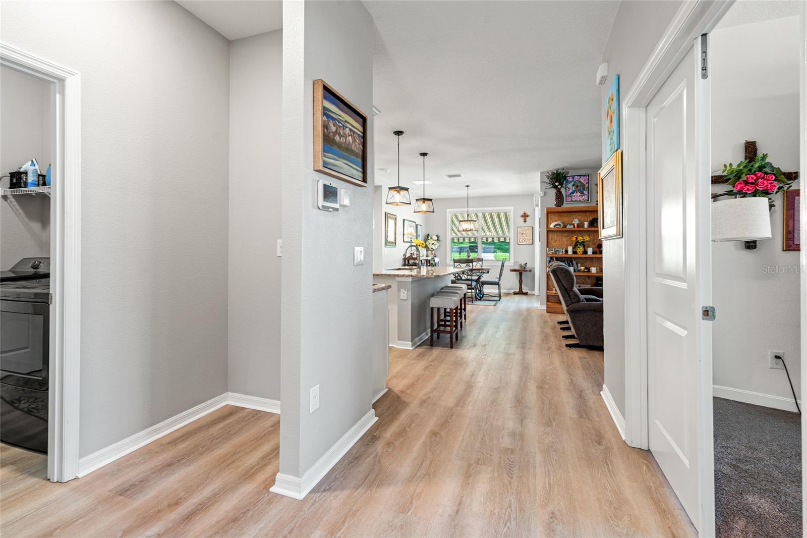 Listing photo id 6 for 12526 Eastpointe Drive