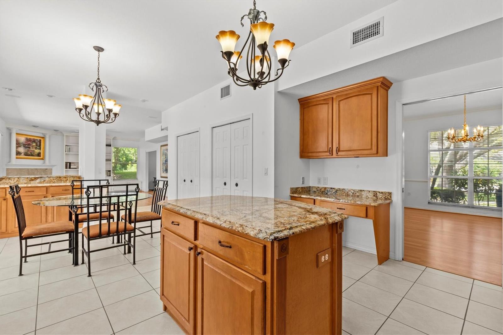 Image 23 of 71 For 2328 Warwick Drive