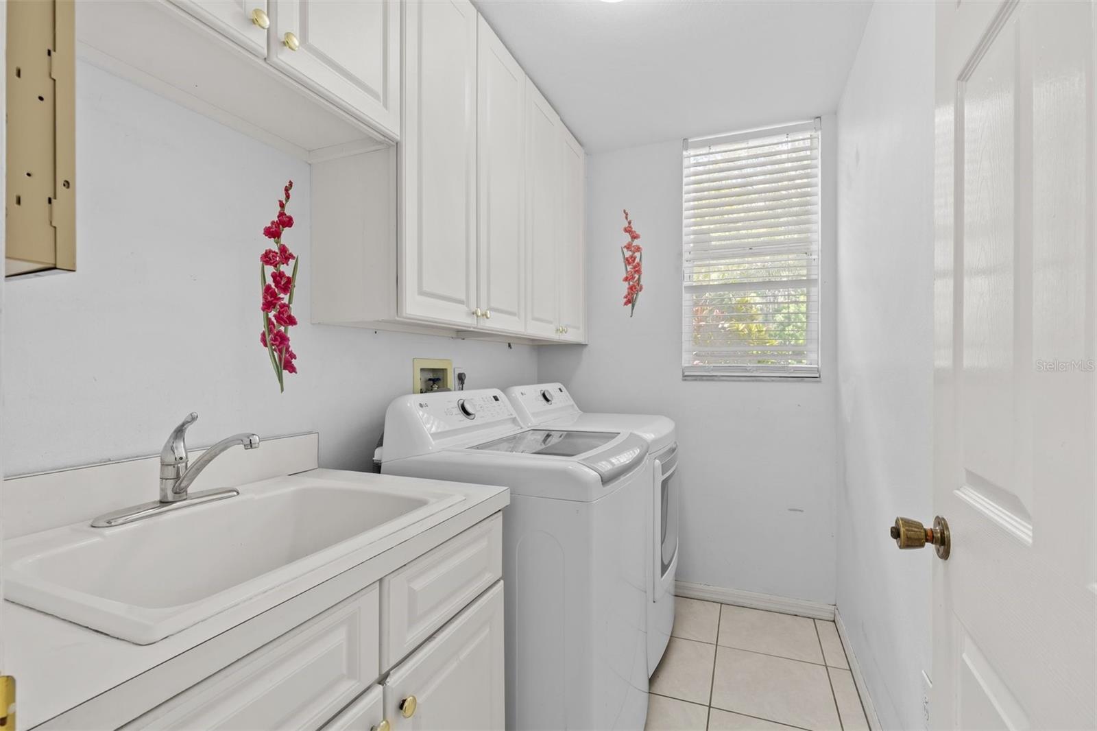 Image 35 of 71 For 2328 Warwick Drive