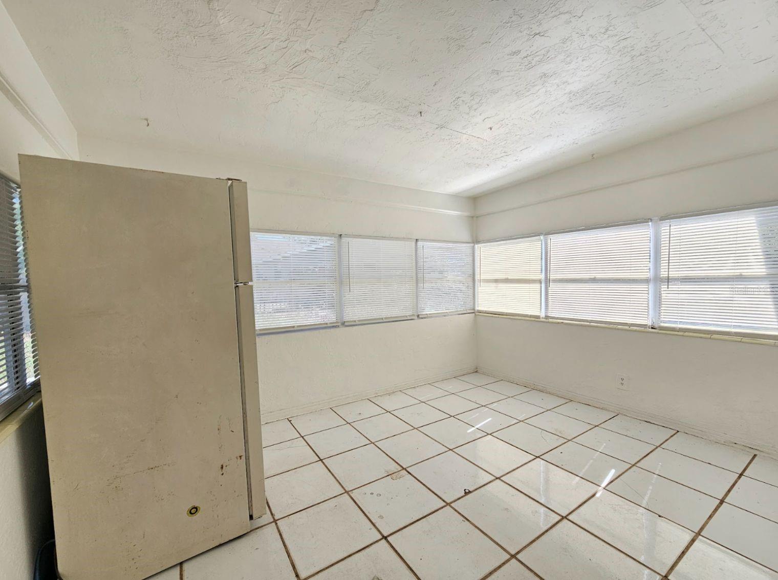 Image 5 of 14 For 5860 70th Avenue N