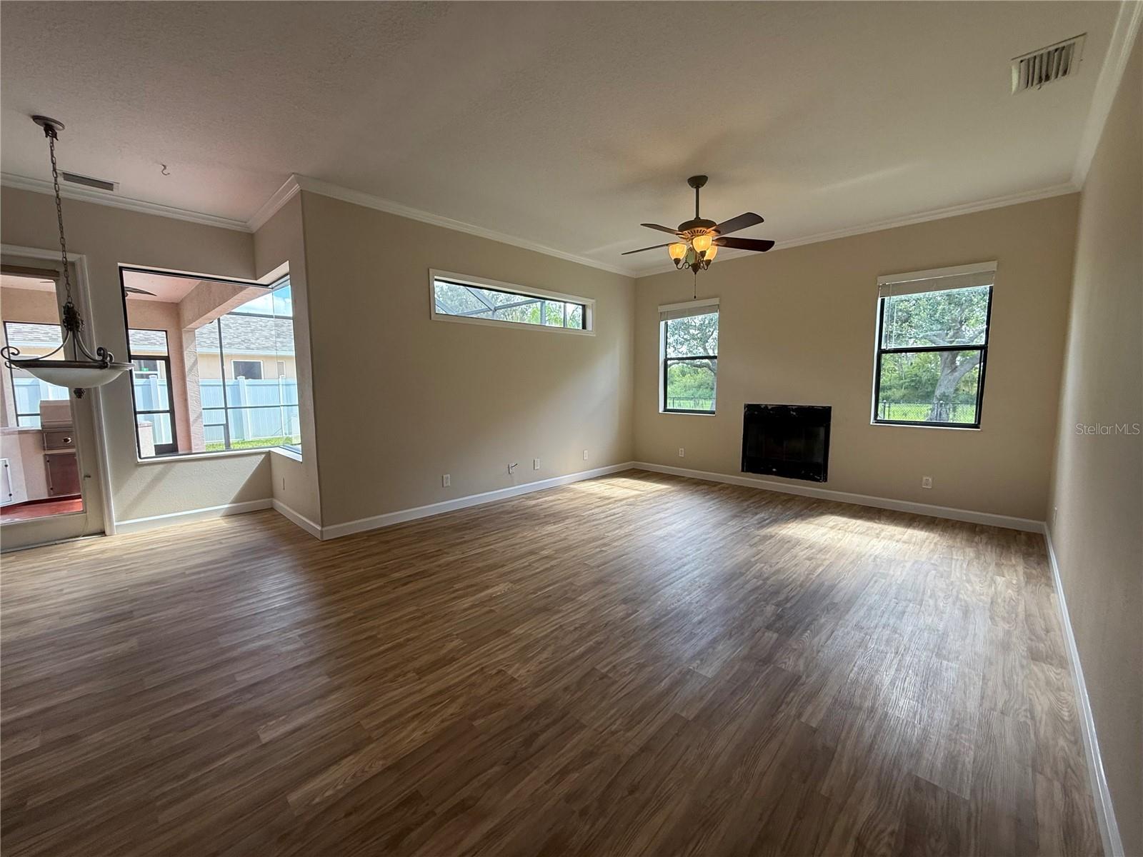 Image 10 of 34 For 8951 Province Street