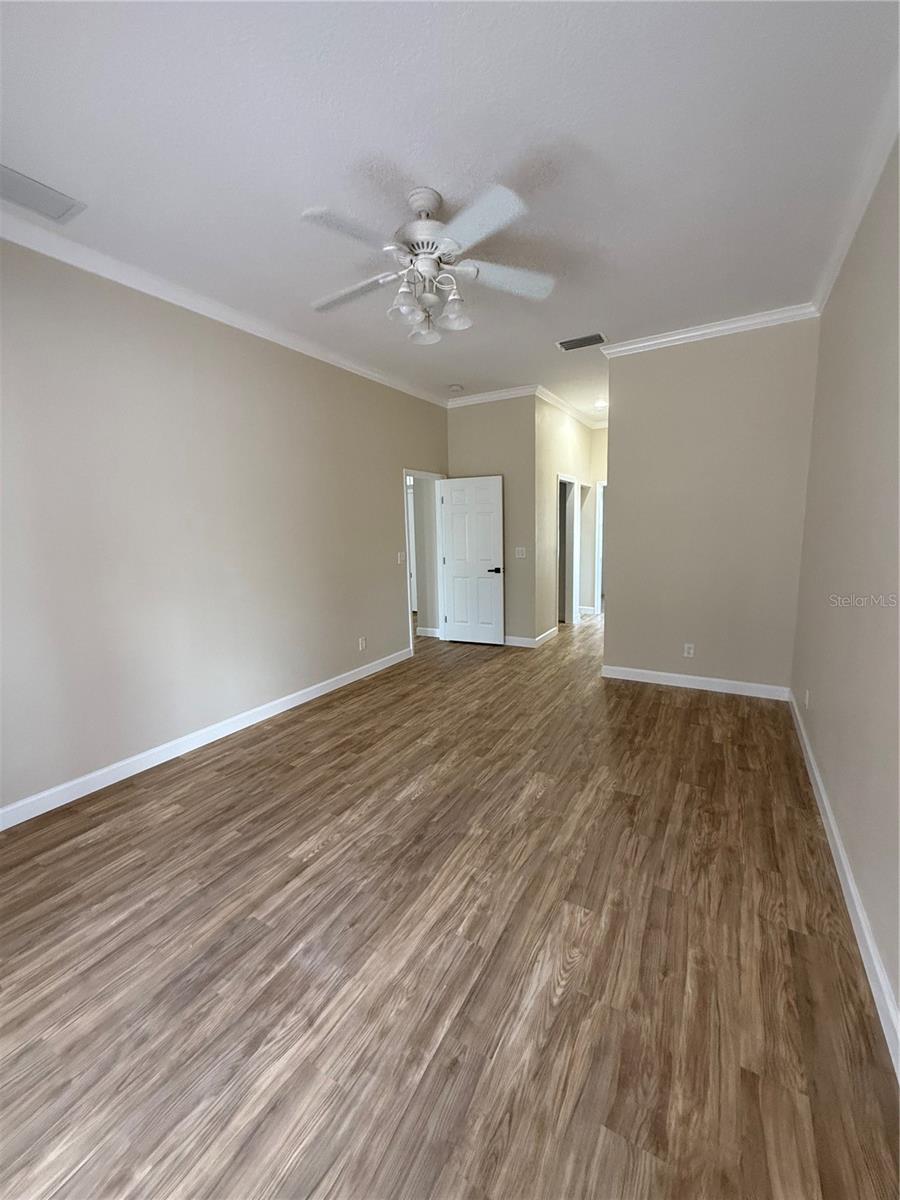 Image 13 of 34 For 8951 Province Street