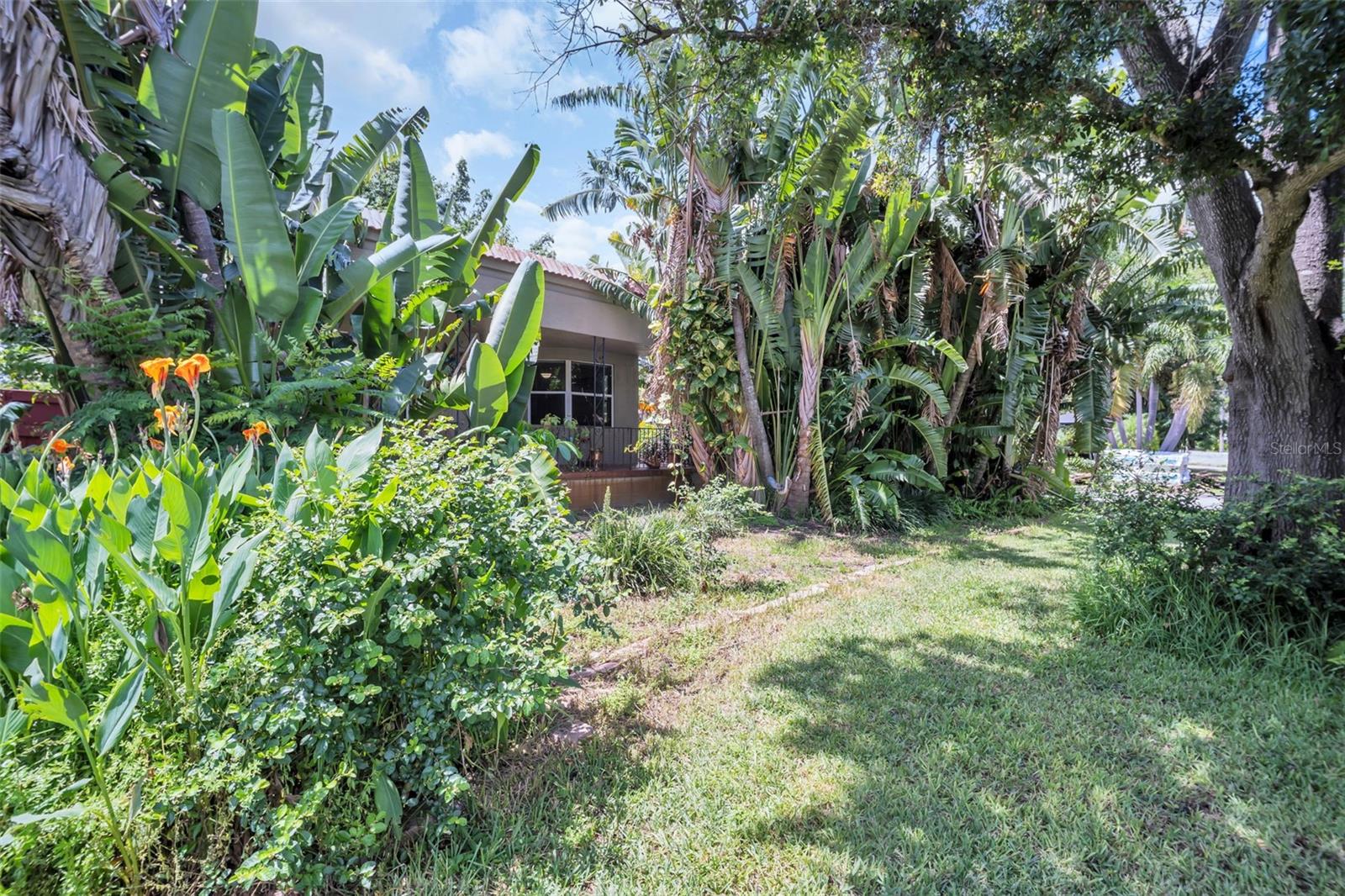 Image 11 of 29 For 720 15th Avenue N