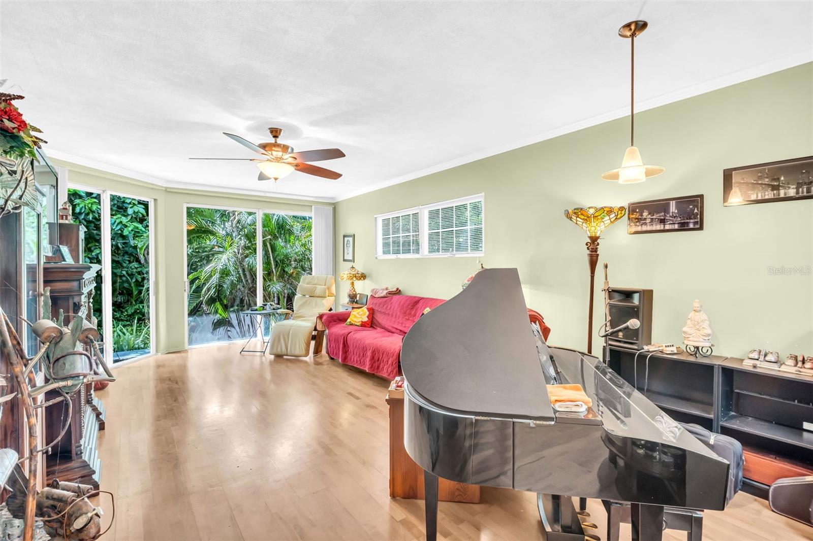 Image 16 of 29 For 720 15th Avenue N