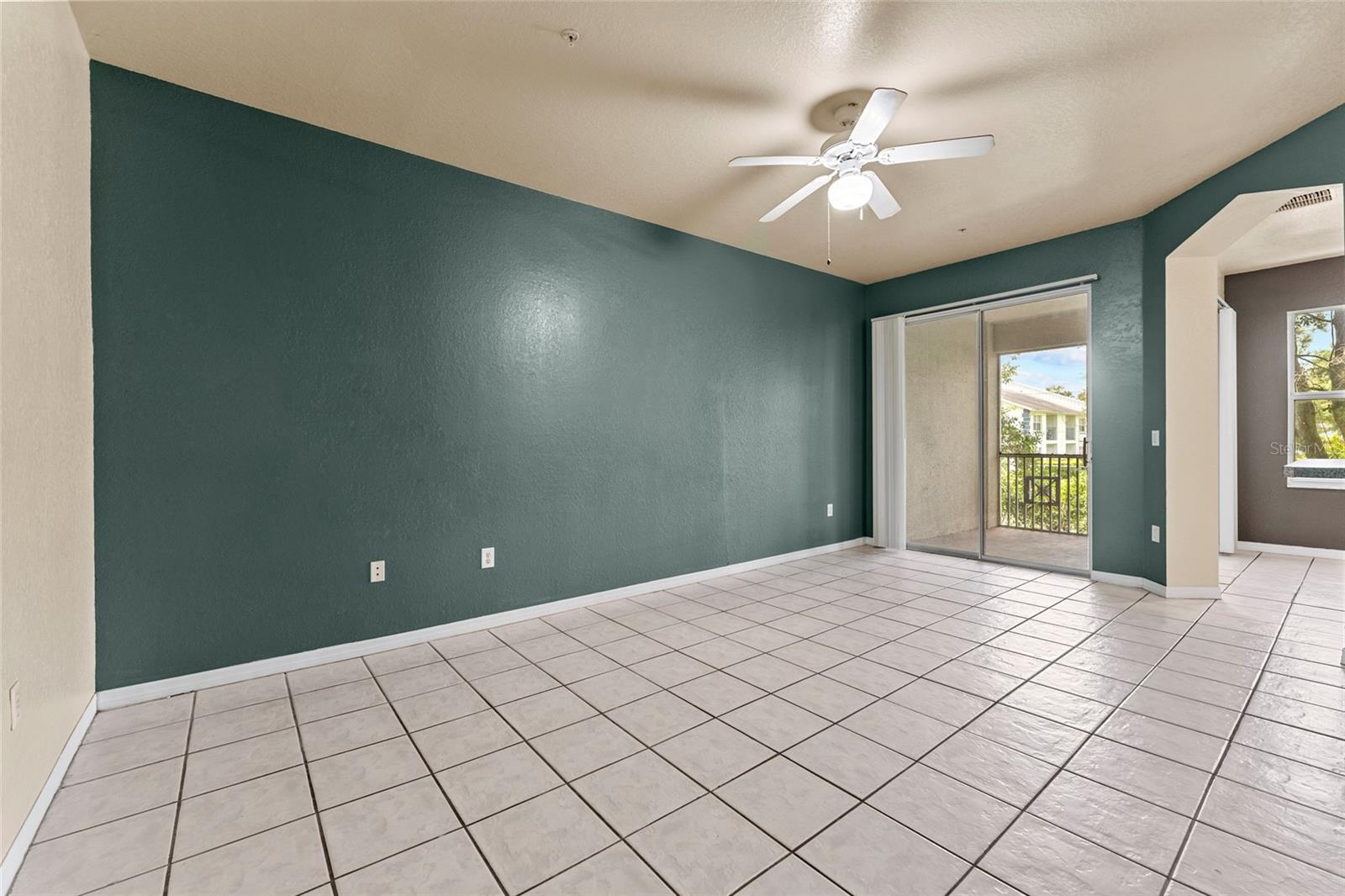 Image 4 of 47 For 5039 Sunridge Palms Drive 204