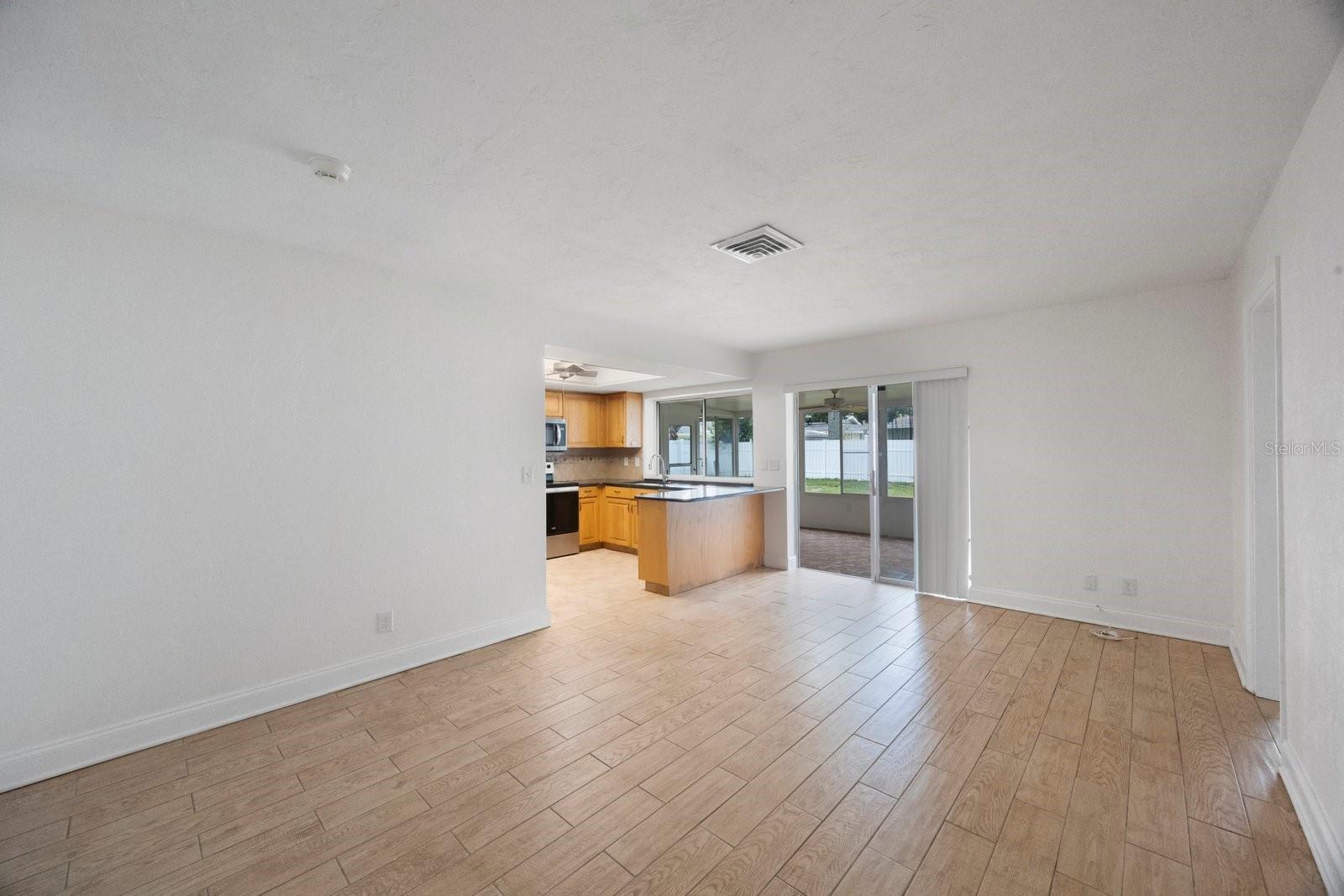 Image 13 of 47 For 13208 88th Avenue