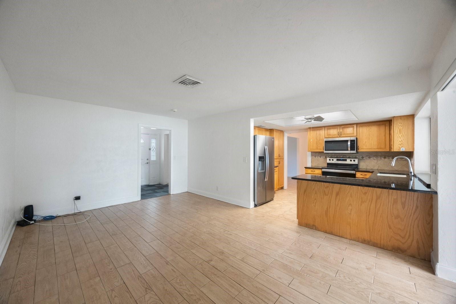 Image 14 of 47 For 13208 88th Avenue