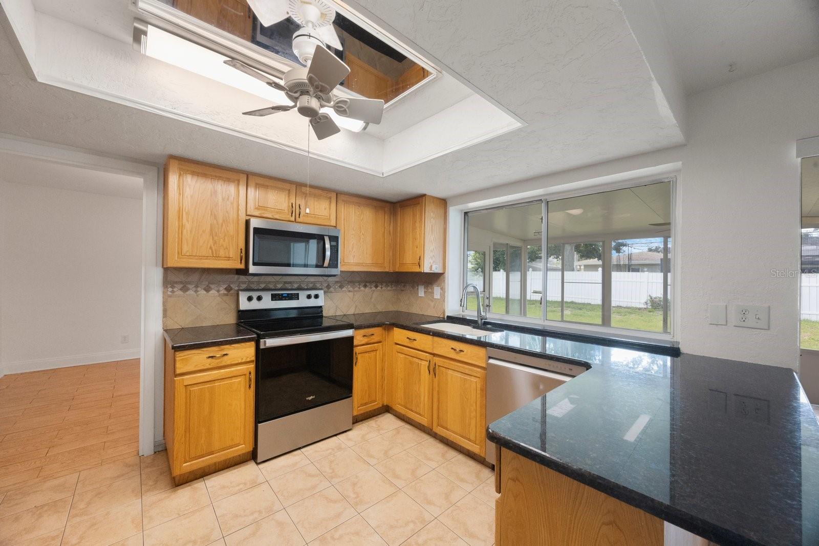 Image 17 of 47 For 13208 88th Avenue