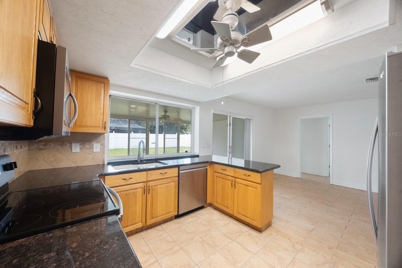 Image 18 of 47 For 13208 88th Avenue