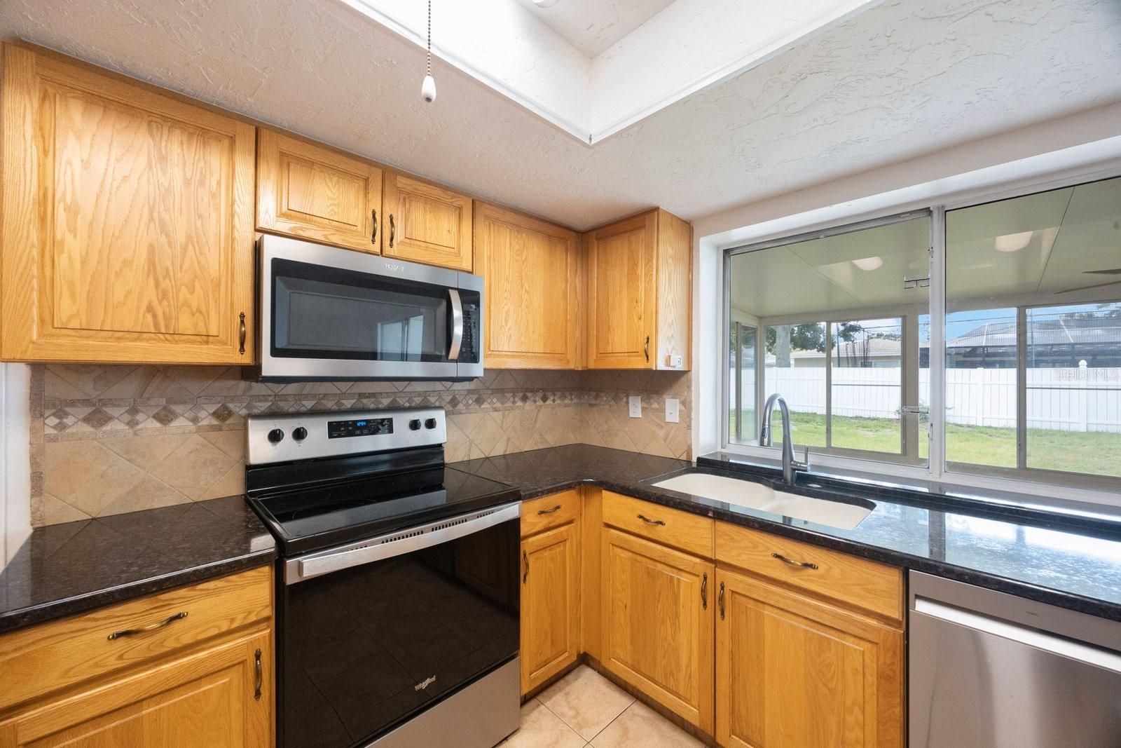 Image 19 of 47 For 13208 88th Avenue