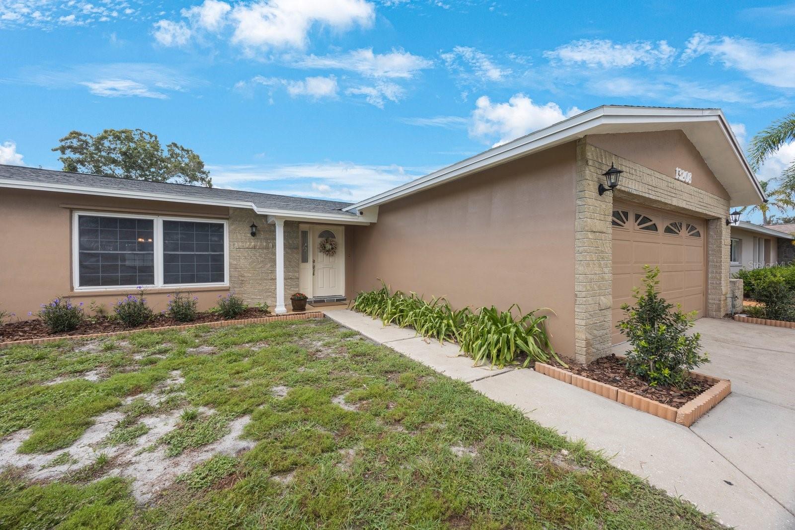 Image 3 of 47 For 13208 88th Avenue