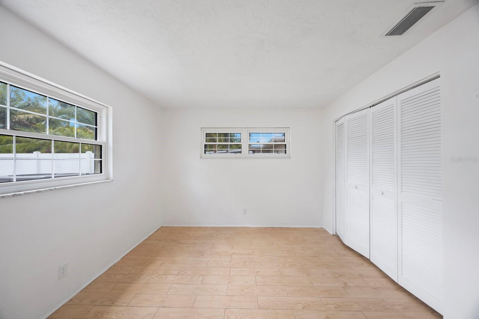 Image 33 of 47 For 13208 88th Avenue