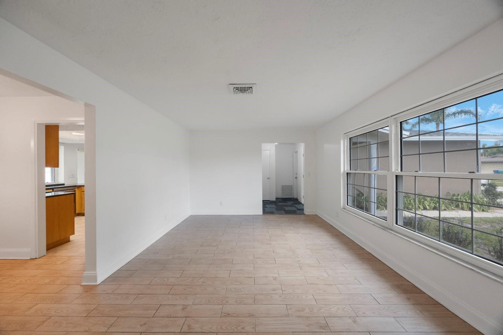 Image 8 of 47 For 13208 88th Avenue