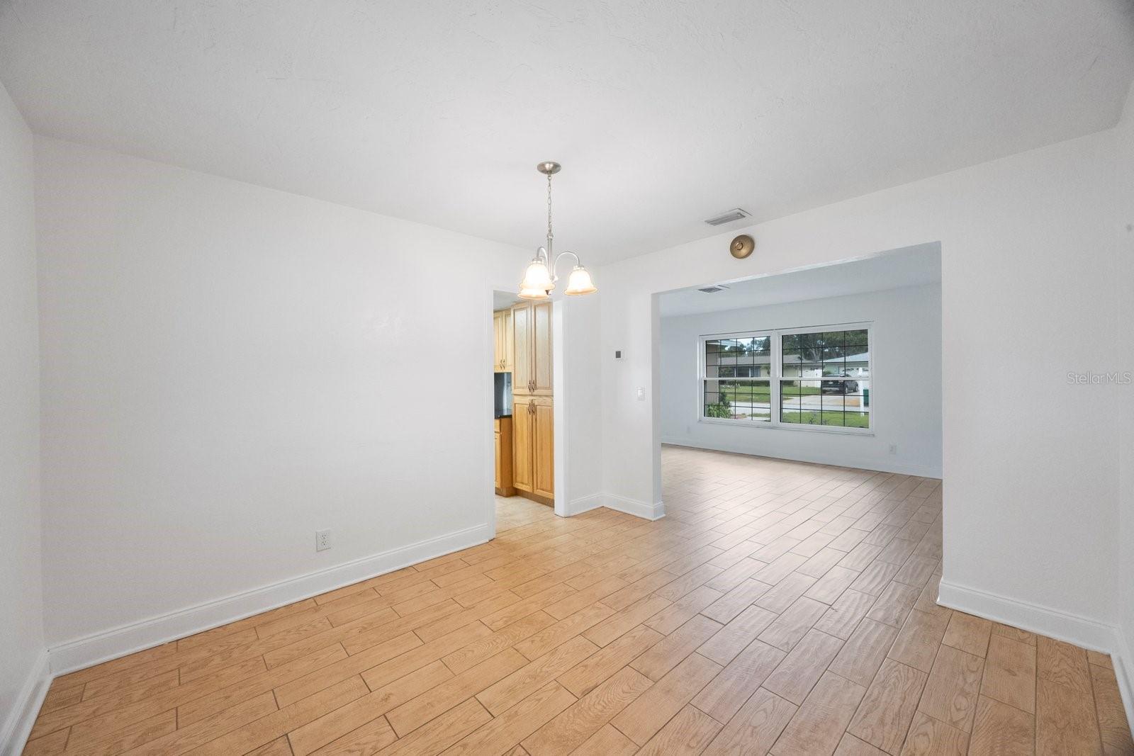 Image 9 of 47 For 13208 88th Avenue