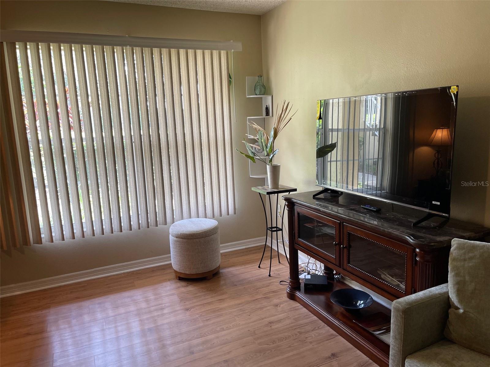 Image 6 of 30 For 2690 Coral Landings Boulevard 112