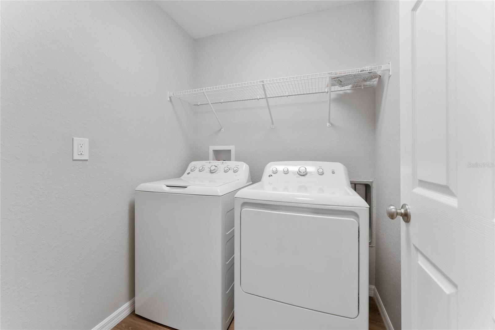 Image 36 of 50 For 9461 Sandree Drive