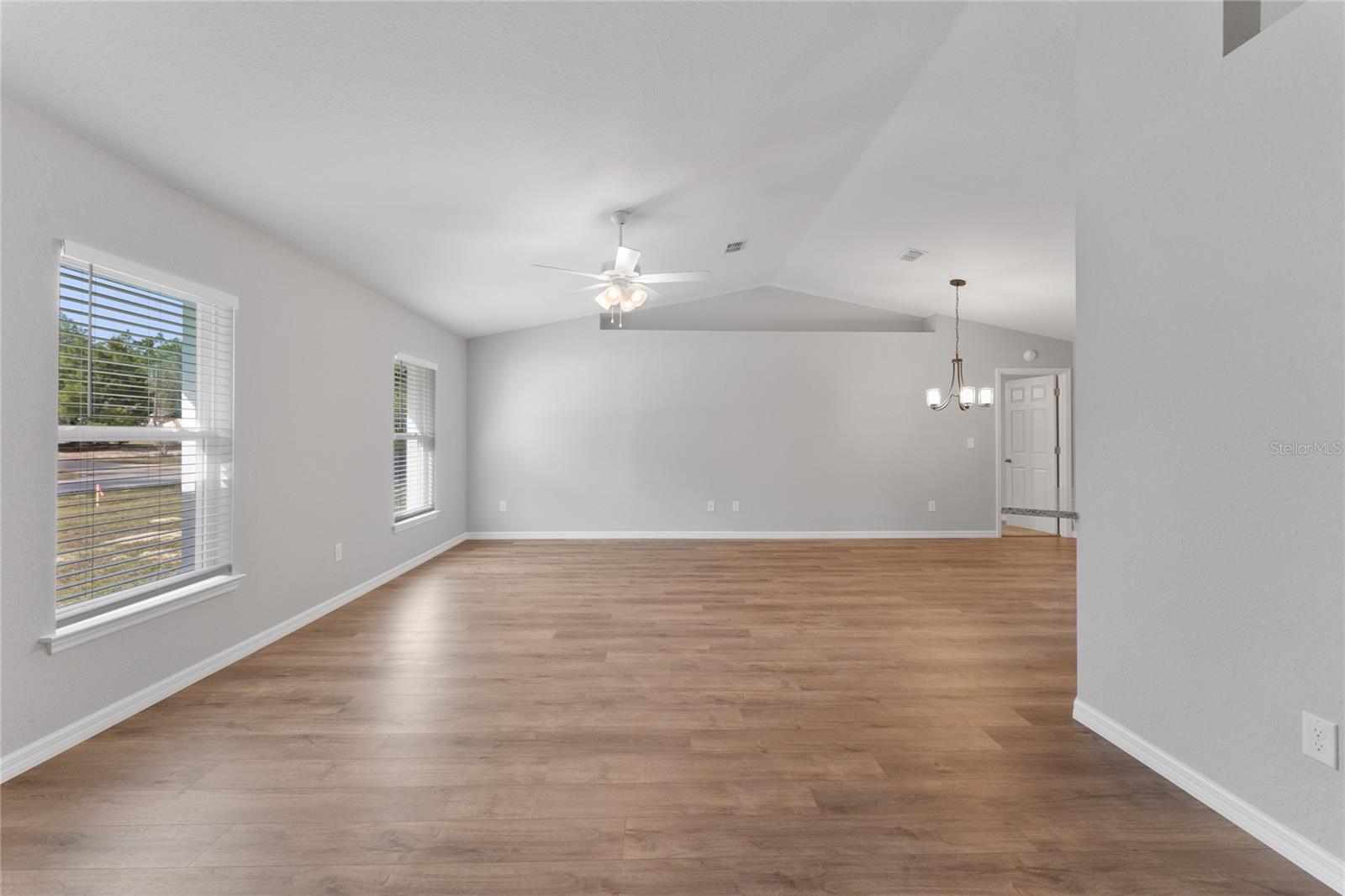 Image 7 of 50 For 9461 Sandree Drive