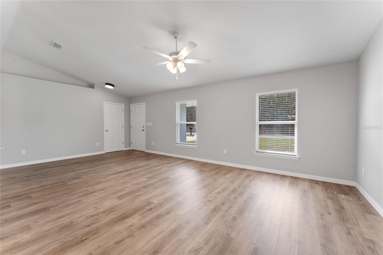 Image 8 of 50 For 9461 Sandree Drive