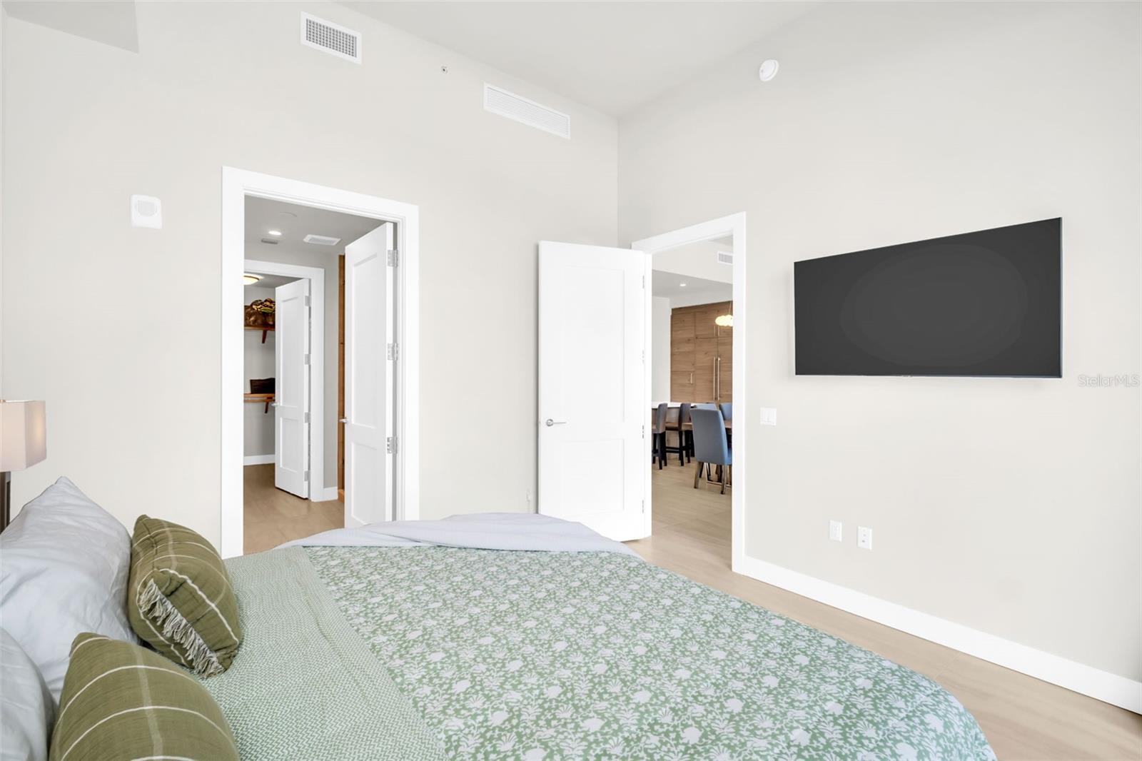 Image 19 of 44 For 301 1st Street S 706
