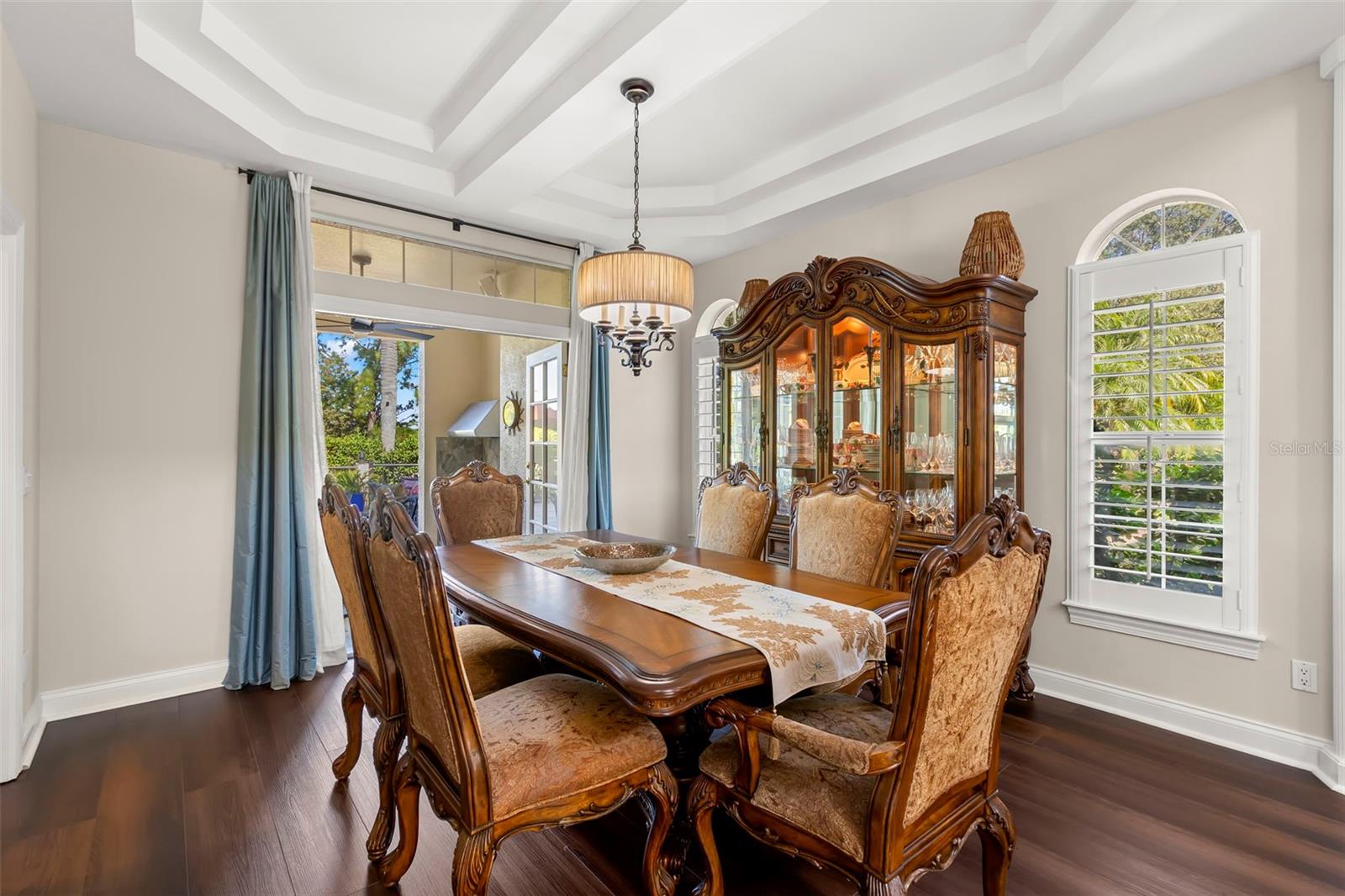 Listing photo id 9 for 9183 Waterash Lane N