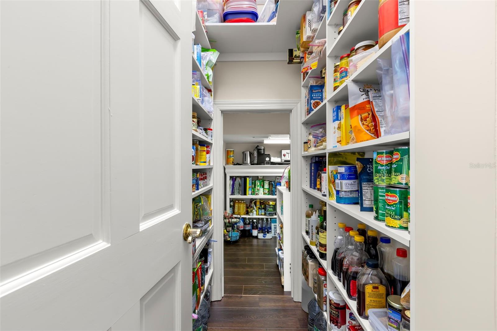 Listing photo id 26 for 9183 Waterash Lane N