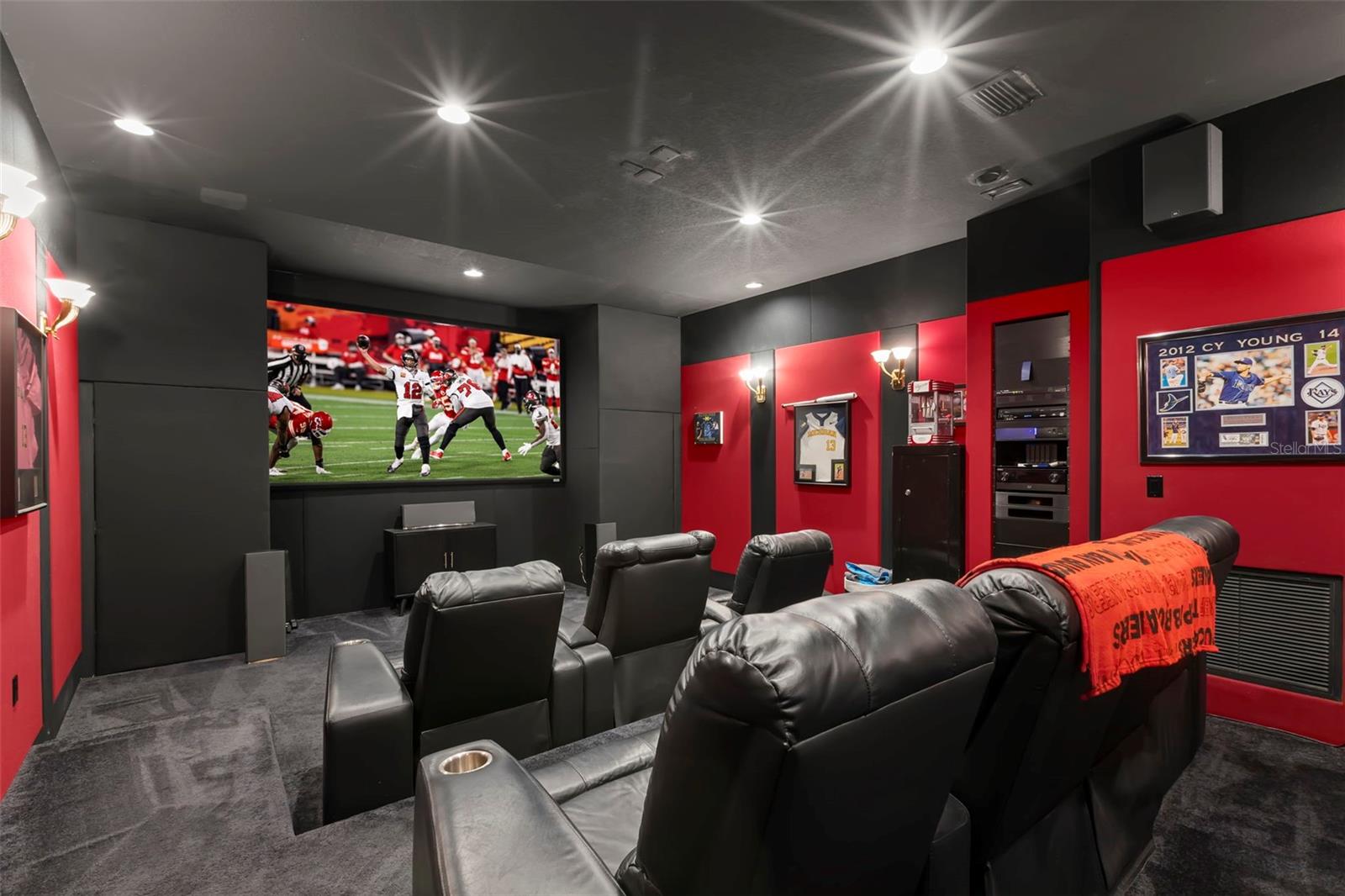 Listing photo id 29 for 9183 Waterash Lane N