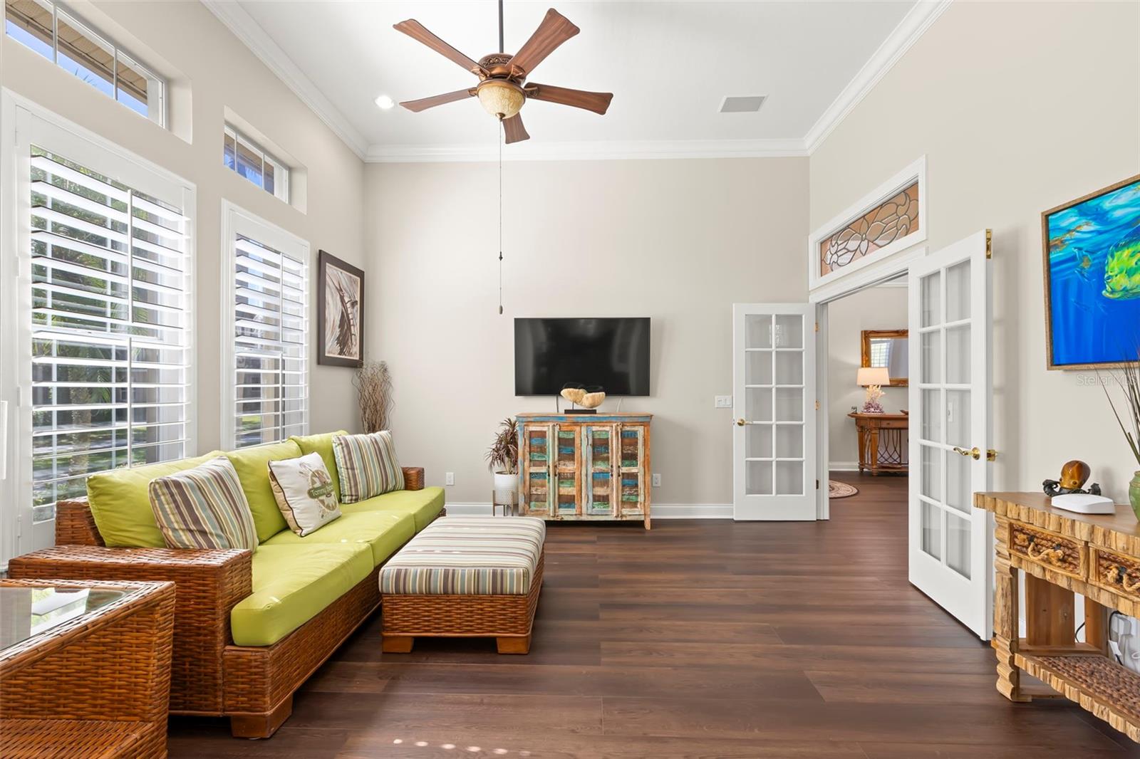 Listing photo id 32 for 9183 Waterash Lane N