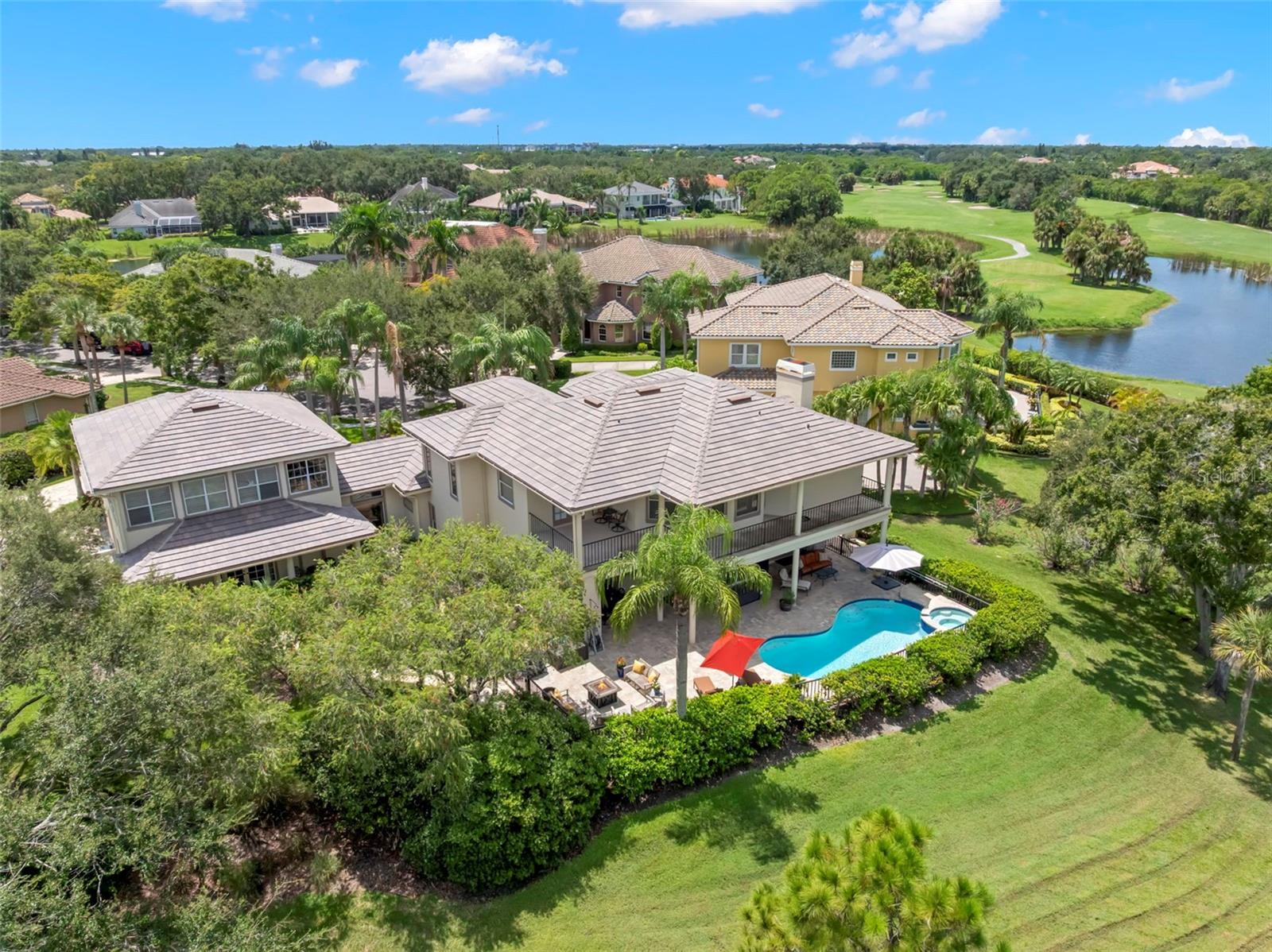 Listing photo id 3 for 9183 Waterash Lane N